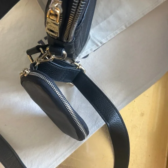 Unisex Crossbody clutch - Picture 4 of 7